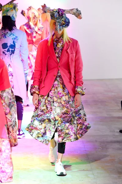 Look 34